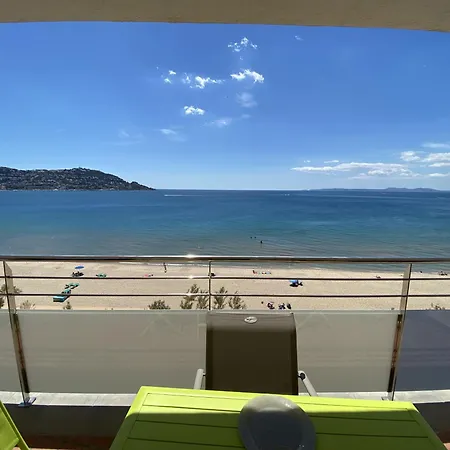 Miramar 44 Apartment
