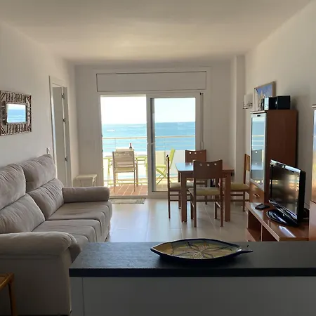 Miramar 44 * Roses