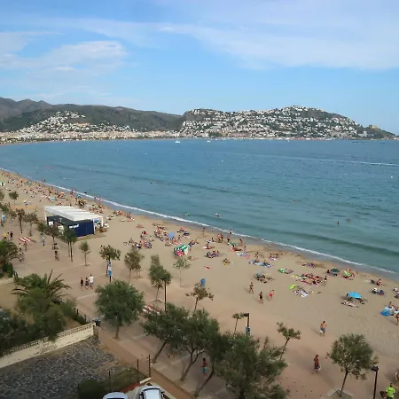 Miramar 44 * Rosas